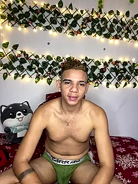 Snapshot of Dylams_maja chatting on November 30, 2025, 10:05 am Dylams maja online show from November 30, 2025, 10:05 am