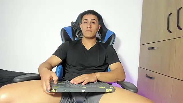 Snapshot of dorman_boy chatting on January 16, 2026, 9:41 pm dorman boy online show from January 16, 2026, 9:41 pm