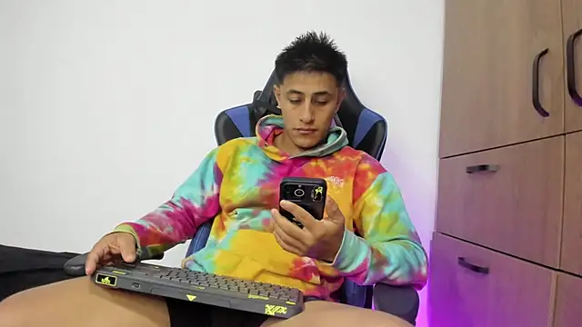 Snapshot of dorman_boy chatting on January 15, 2026, 3:54 am dorman boy online show from January 15, 2026, 3:54 am