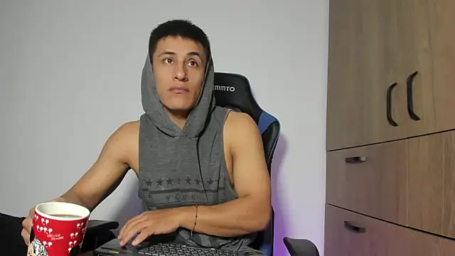 Snapshot of dorman_boy chatting on January 6, 2026, 3:21 am dorman boy online show from January 6, 2026, 3:21 am