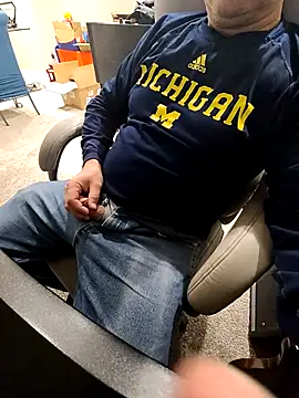 Snapshot of big_Jizzy_125 chatting on November 30, 2025, 6:14 am big Jizzy 125 online show from November 30, 2025, 6:14 am