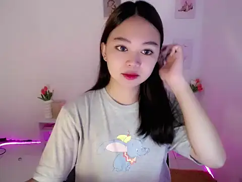 lustfullakim online show from July 26, 2026, 12:01 pm
