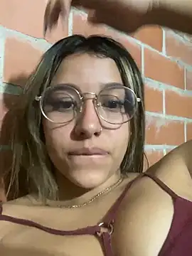 liahot69 online show from April 14, 2026, 3:22 am