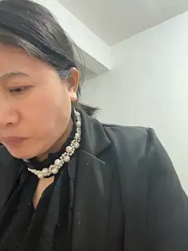 Snapshot of daaqnn chatting on April 23, 2026, 12:29 pm daaqnn online show from April 23, 2026, 12:29 pm