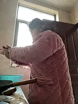 Snapshot of daaqnn chatting on January 7, 2026, 11:43 pm daaqnn online show from January 7, 2026, 11:43 pm