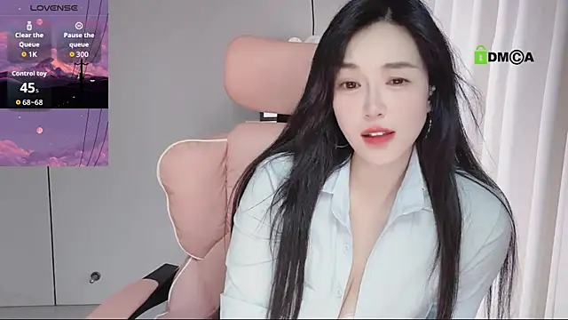 Snapshot of YunShan-33 chatting on June 1, 2026, 4:28 pm YunShan-33 online show from June 1, 2026, 4:28 pm