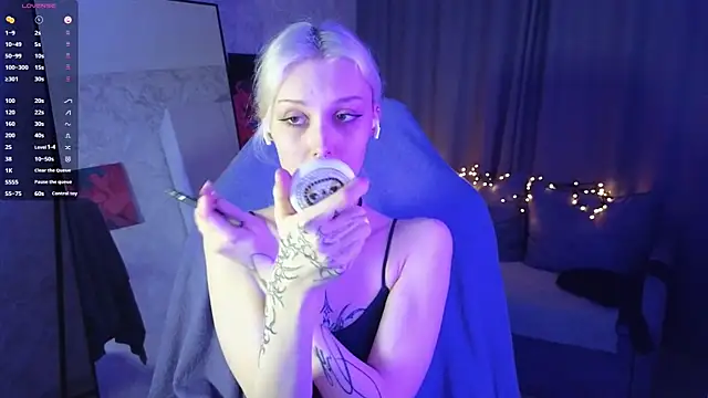 Snapshot of goth__tv chatting on November 25, 2025, 1:22 pm goth tv online show from November 25, 2025, 1:22 pm