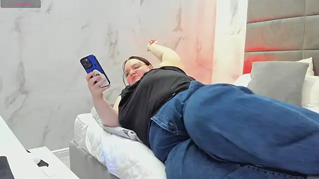 Snapshot of bbwsexis chatting on November 14, 2025, 5:27 pm bbwsexis online show from November 14, 2025, 5:27 pm