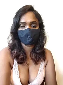 Snapshot of Queen-dhivya chatting on February 8, 2026, 1:58 am Queen-dhivya online show from February 8, 2026, 1:58 am