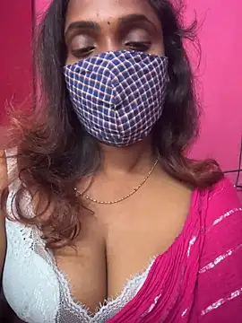 Snapshot of Queen-dhivya chatting on November 26, 2025, 6:24 am Queen-dhivya online show from November 26, 2025, 6:24 am