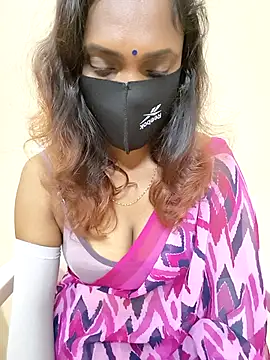 Snapshot of Queen-dhivya chatting on November 18, 2025, 11:48 pm Queen-dhivya online show from November 18, 2025, 11:48 pm