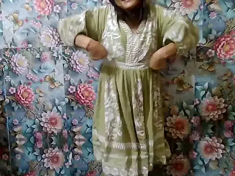 Snapshot of maira_33 chatting on November 7, 2025, 3:27 pm maira 33 online show from November 7, 2025, 3:27 pm