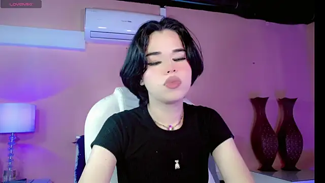 Snapshot of ClaudiaSophia chatting on November 15, 2025, 11:36 am ClaudiaSophia online show from November 15, 2025, 11:36 am