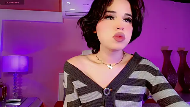 Snapshot of ClaudiaSophia chatting on November 24, 2025, 11:43 am ClaudiaSophia online show from November 24, 2025, 11:43 am