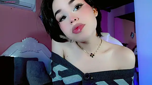 Snapshot of ClaudiaSophia chatting on November 10, 2025, 11:37 am ClaudiaSophia online show from November 10, 2025, 11:37 am