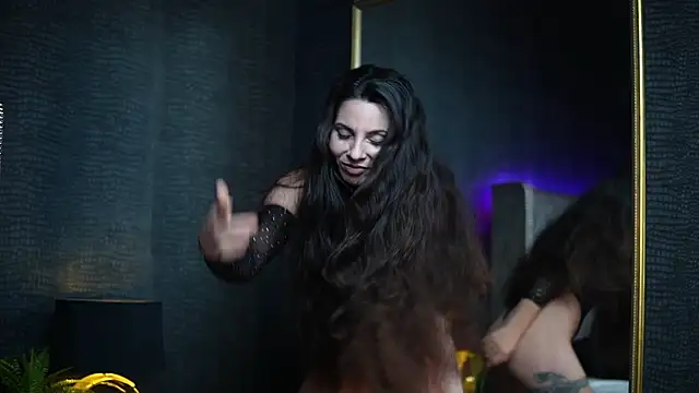 Snapshot of GiaEasyIce chatting on November 5, 2025, 8:34 pm GiaEasyIce online show from November 5, 2025, 8:34 pm