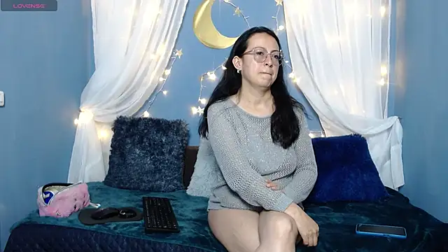 Snapshot of Lauryn_Jones chatting on November 21, 2025, 3:00 pm Lauryn Jones online show from November 21, 2025, 3:00 pm