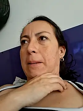 Snapshot of Lauryn_Jones chatting on June 27, 2026, 4:13 pm Lauryn Jones online show from June 27, 2026, 4:13 pm