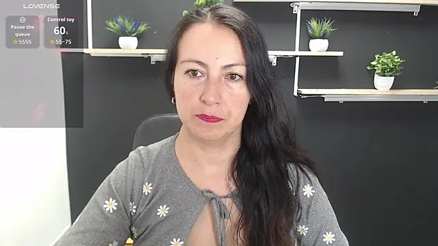 Snapshot of Lauryn_Jones chatting on July 18, 2026, 5:43 pm Lauryn Jones online show from July 18, 2026, 5:43 pm