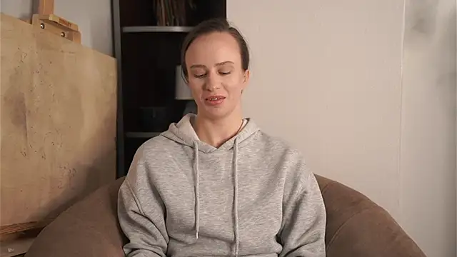 Snapshot of BritniKwak chatting on November 1, 2025, 8:19 am BritniKwak online show from November 1, 2025, 8:19 am