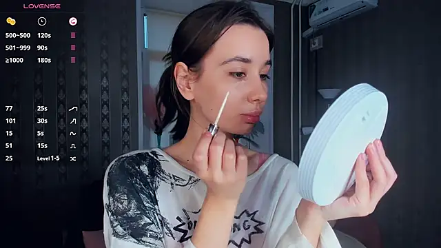 Snapshot of JacalynSchreiber chatting on December 18, 2025, 7:57 am JacalynSchreiber online show from December 18, 2025, 7:57 am