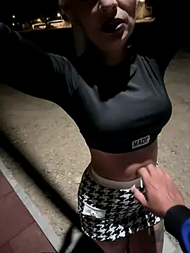 Snapshot of sexywomen35 chatting on October 31, 2025, 7:21 pm sexywomen35 online show from October 31, 2025, 7:21 pm