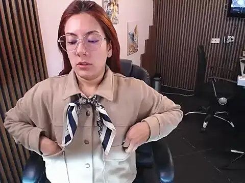 Snapshot of desk_desire chatting on November 10, 2025, 11:04 am desk desire online show from November 10, 2025, 11:04 am