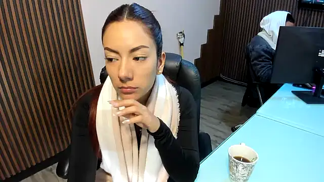 Snapshot of desk_desire chatting on January 8, 2026, 12:33 pm desk desire online show from January 8, 2026, 12:33 pm