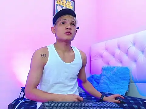 bad boy hottx online show from November 6, 2025, 8:24 pm