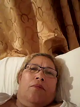 Snapshot of Cessi50 chatting on November 18, 2025, 12:04 am Cessi50 online show from November 18, 2025, 12:04 am