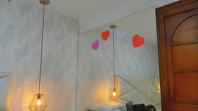 laurettedela rouse online show from November 20, 2025, 10:38 am