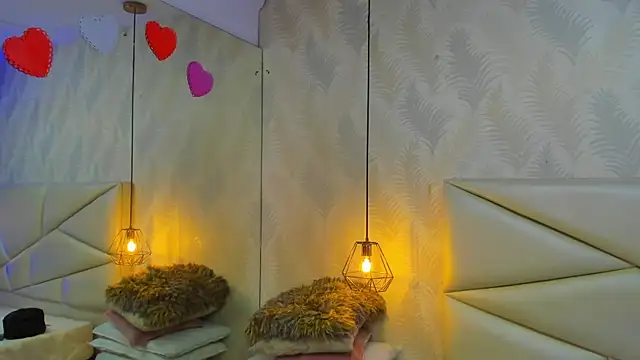 laurettedela rouse online show from November 29, 2025, 11:32 am