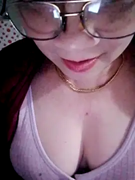 Snapshot of small-house123 chatting on February 12, 2026, 2:06 pm small-house123 online show from February 12, 2026, 2:06 pm