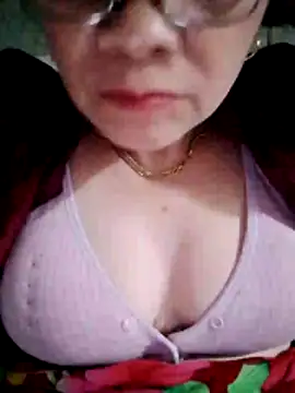 Snapshot of small-house123 chatting on February 10, 2026, 1:43 pm small-house123 online show from February 10, 2026, 1:43 pm