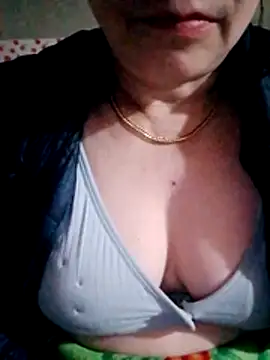 Snapshot of small-house123 chatting on February 3, 2026, 10:04 pm small-house123 online show from February 3, 2026, 10:04 pm