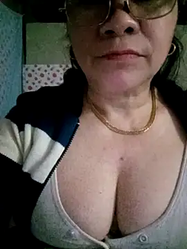 Snapshot of small-house123 chatting on February 23, 2026, 11:22 am small-house123 online show from February 23, 2026, 11:22 am