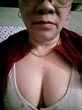 Snapshot of small-house123 chatting on February 21, 2026, 6:37 am small-house123 online show from February 21, 2026, 6:37 am