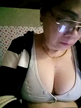 Snapshot of small-house123 chatting on February 21, 2026, 7:16 pm small-house123 online show from February 21, 2026, 7:16 pm