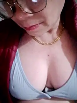 Snapshot of small-house123 chatting on February 3, 2026, 6:22 am small-house123 online show from February 3, 2026, 6:22 am