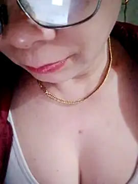 Snapshot of small-house123 chatting on February 10, 2026, 1:26 am small-house123 online show from February 10, 2026, 1:26 am