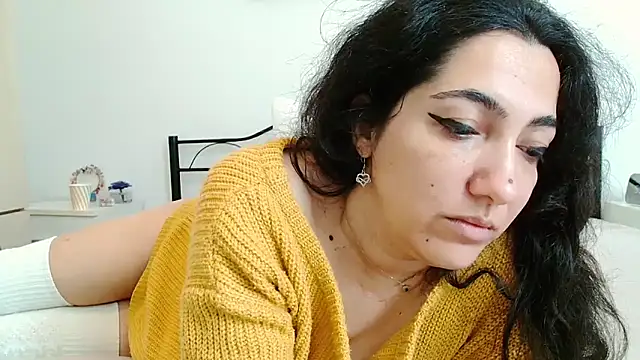 Snapshot of CharmingPearl chatting on February 10, 2026, 7:51 am CharmingPearl online show from February 10, 2026, 7:51 am