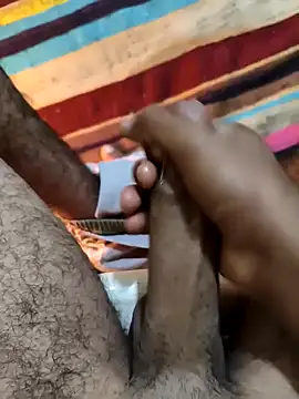 Snapshot of Realverse chatting on November 28, 2025, 1:06 am Realverse online show from November 28, 2025, 1:06 am