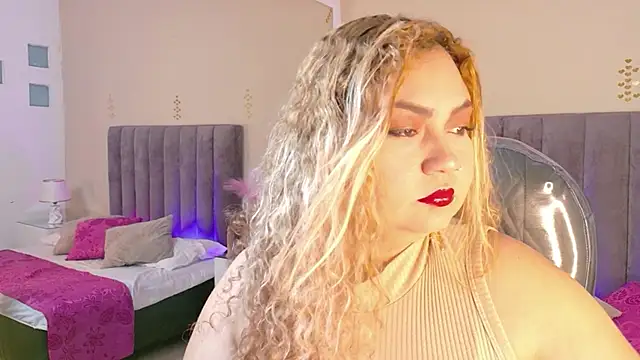 Sweet Rosee  online show from December 17, 2025, 1:05 pm