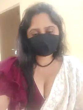 Snapshot of mouni499 chatting on February 3, 2026, 8:41 am mouni499 online show from February 3, 2026, 8:41 am