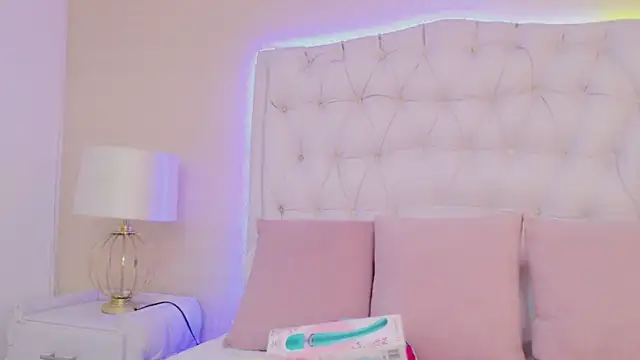 Snapshot of ScarlettPetrova chatting on February 20, 2026, 11:34 am ScarlettPetrova online show from February 20, 2026, 11:34 am