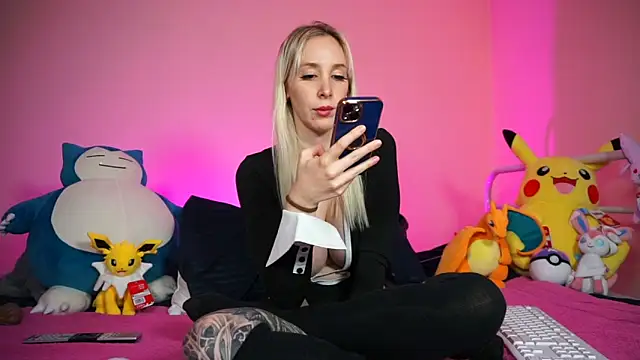 Snapshot of StellaCinderella chatting on February 6, 2026, 8:05 pm StellaCinderella online show from February 6, 2026, 8:05 pm