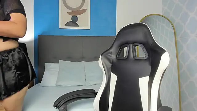 Snapshot of shanel_smithh chatting on November 6, 2025, 12:09 pm shanel smithh online show from November 6, 2025, 12:09 pm