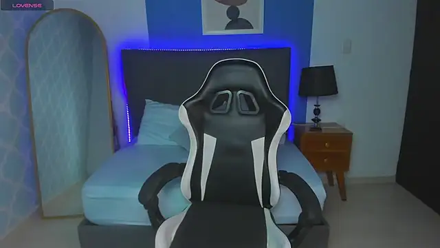 Snapshot of shanel_smithh chatting on November 25, 2025, 12:38 pm shanel smithh online show from November 25, 2025, 12:38 pm