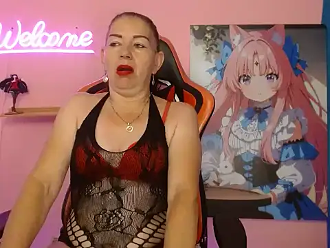 Snapshot of ESTEFANIA_344 chatting on December 18, 2025, 9:29 pm ESTEFANIA 344 online show from December 18, 2025, 9:29 pm