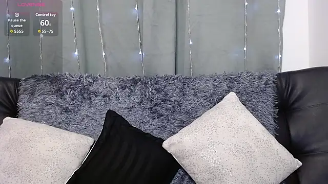 ESTEFANIA 344 online show from February 13, 2026, 7:03 pm